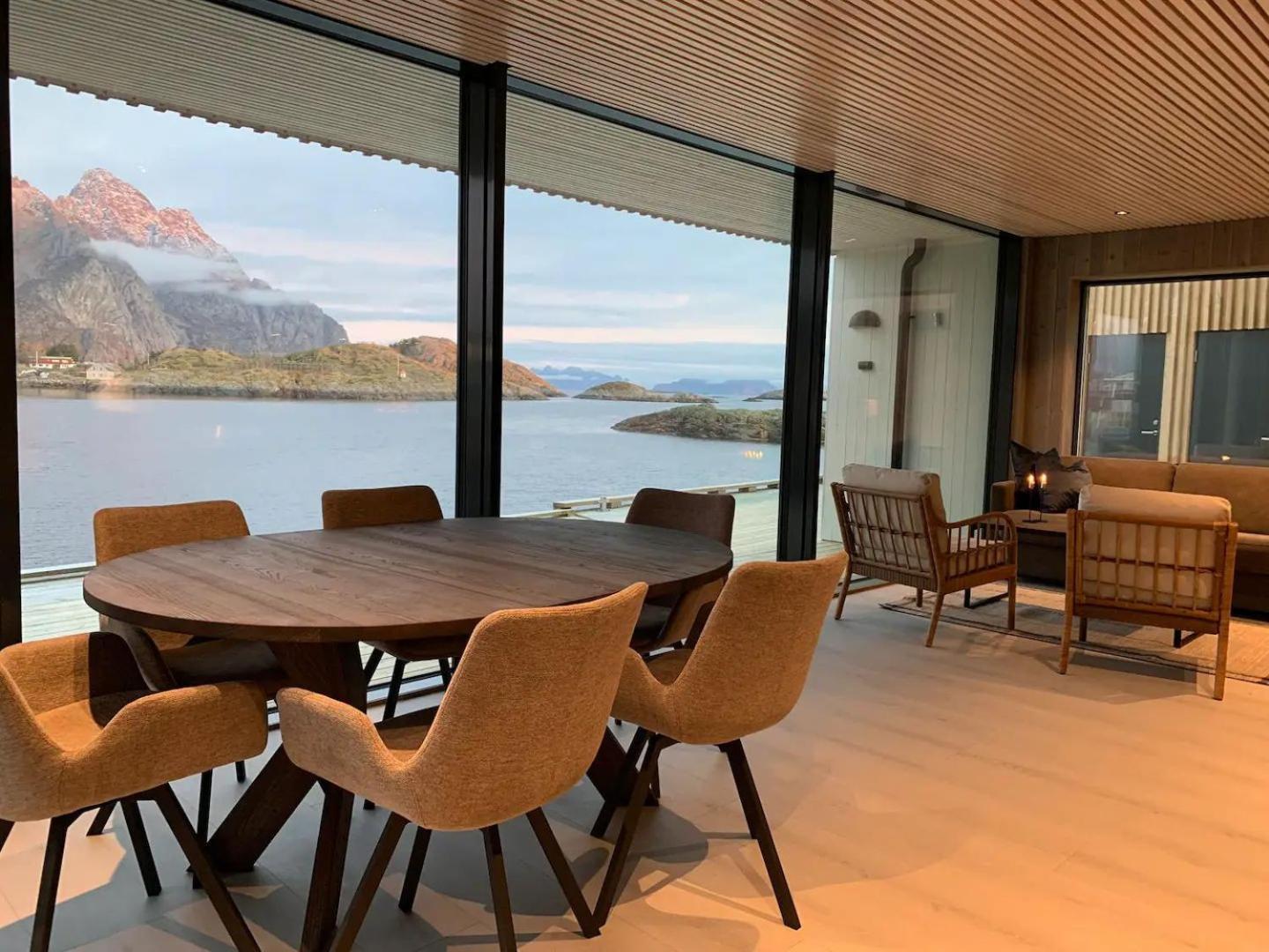 Stor Moderne Leilighet I Henningsvaer, 70 Kvm 외부 사진