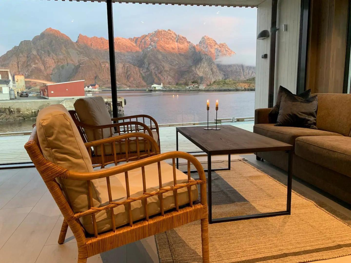 Stor Moderne Leilighet I Henningsvaer, 70 Kvm 외부 사진