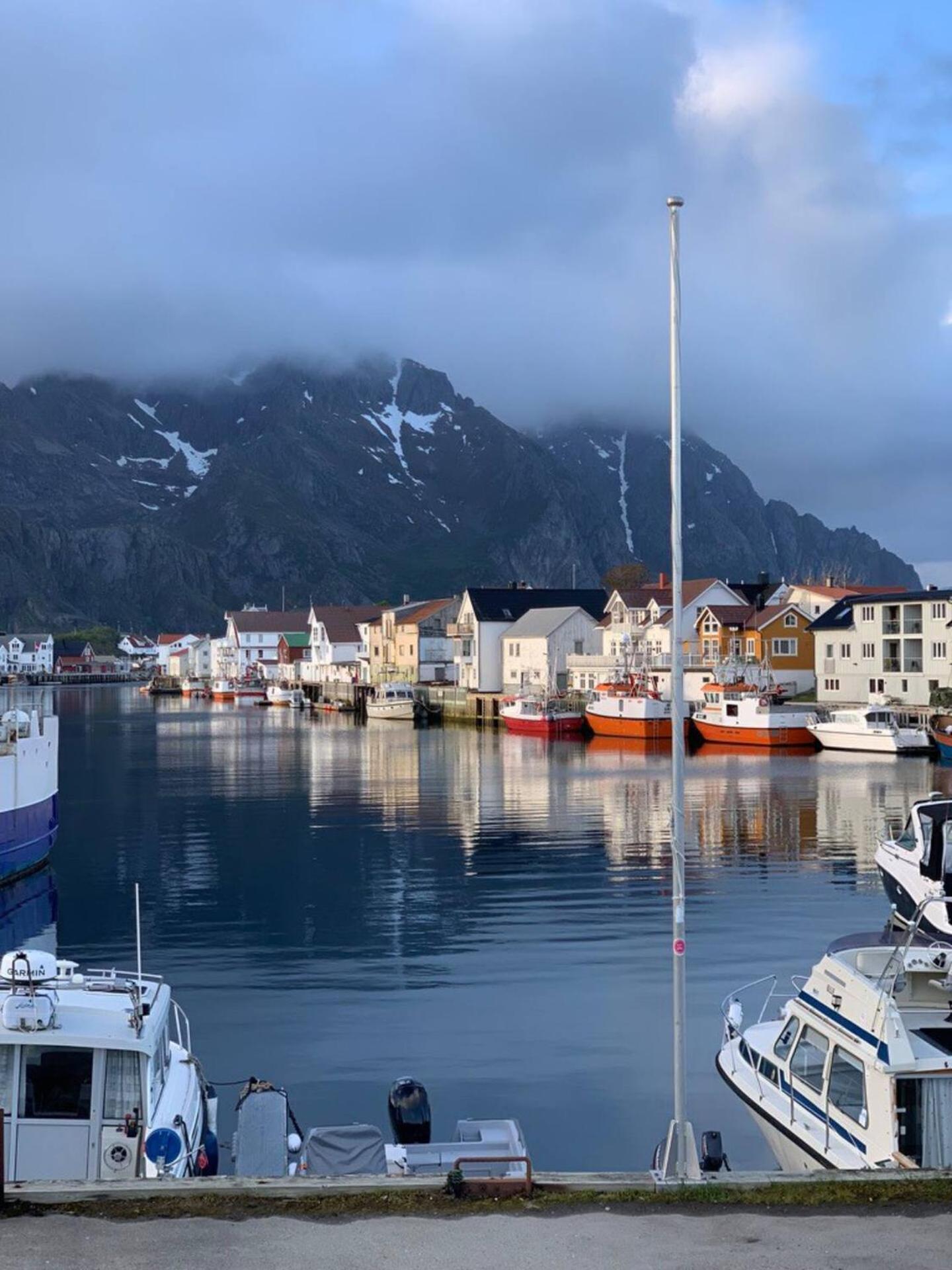Stor Moderne Leilighet I Henningsvaer, 70 Kvm 외부 사진